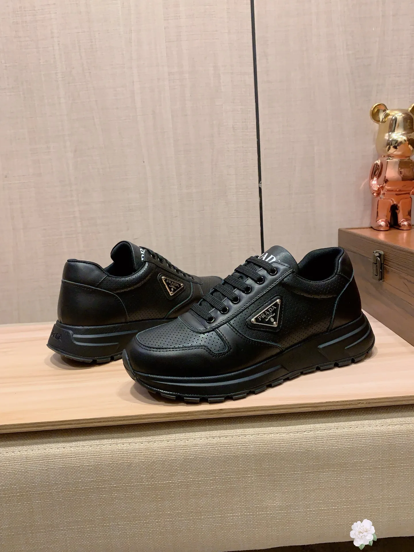 Men's Men's Shoes💰420💰💰🎩🎩[Lightning][Lightning] "PRADA*" The latest and most popular casual shoes, top brand [seduce] luxury~purchase, top~quality. [Strong] The upper is made of imported breathable cowhide with material ➕ breathable sheepskin feet (•) and fine workmanship. The original stylish and stylish soft rubber wear-resistant and non-slip outsole is light and comfortable on the feet. The real thing looks better when photographed. 085: code: 38-44, 3️⃣ colors selected